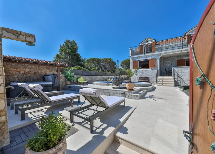 Pinia Βίλα Mali Drvenik